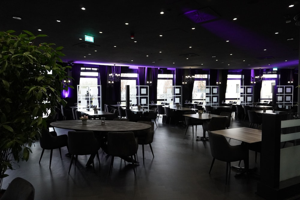 restaurant-cafeteria