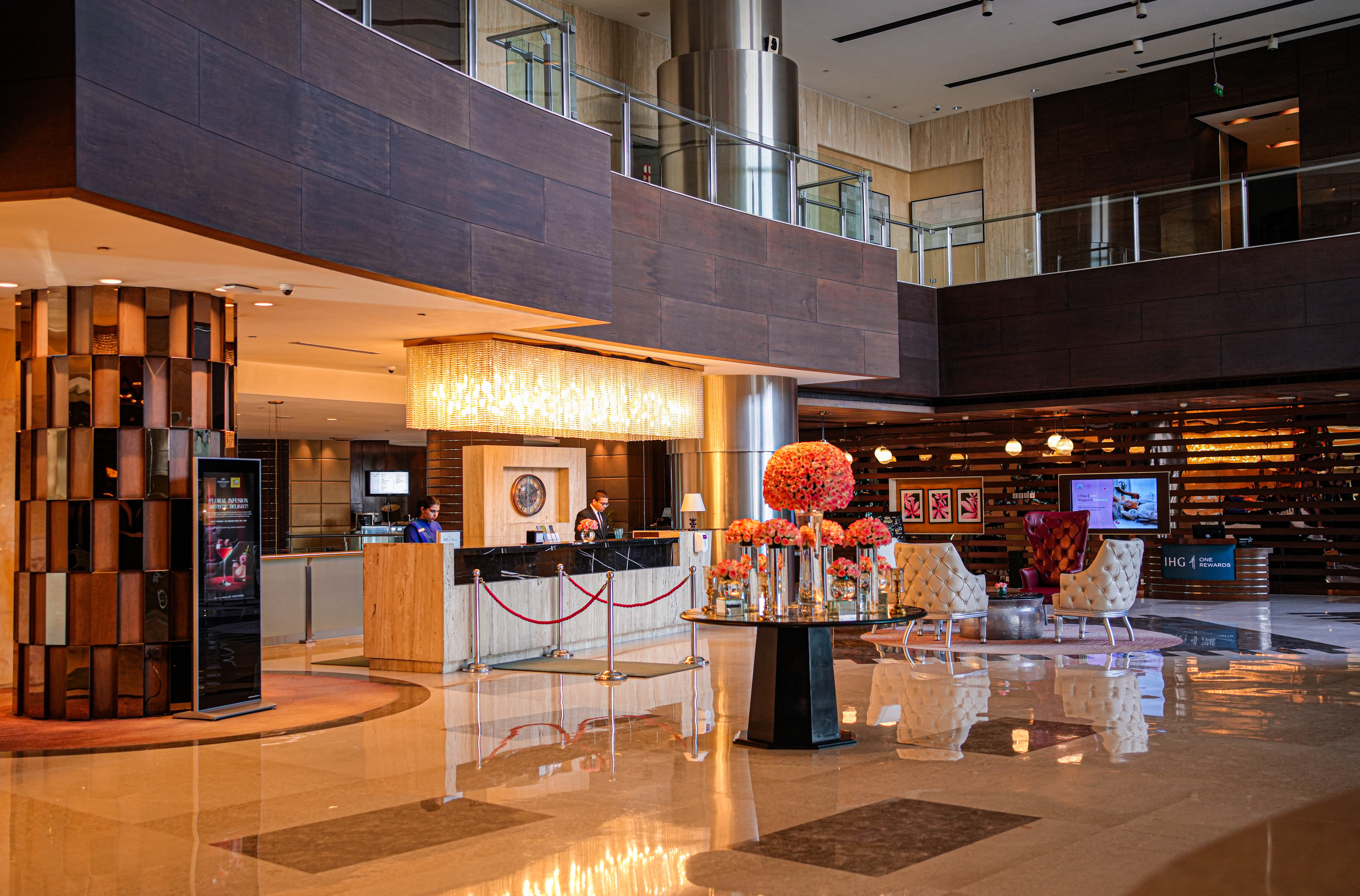 CROWNE PLAZA GREATER NOIDA 52/78