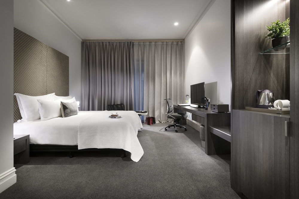 The Melbourne Hotel 19/69