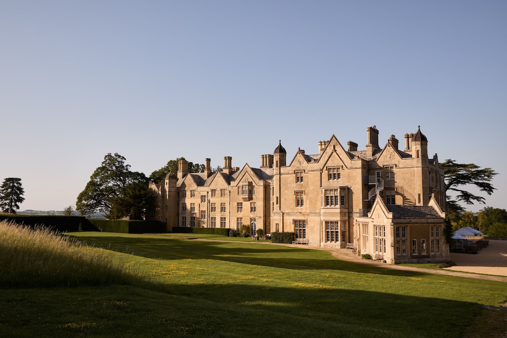 Dumbleton Hall Hotel 7/73