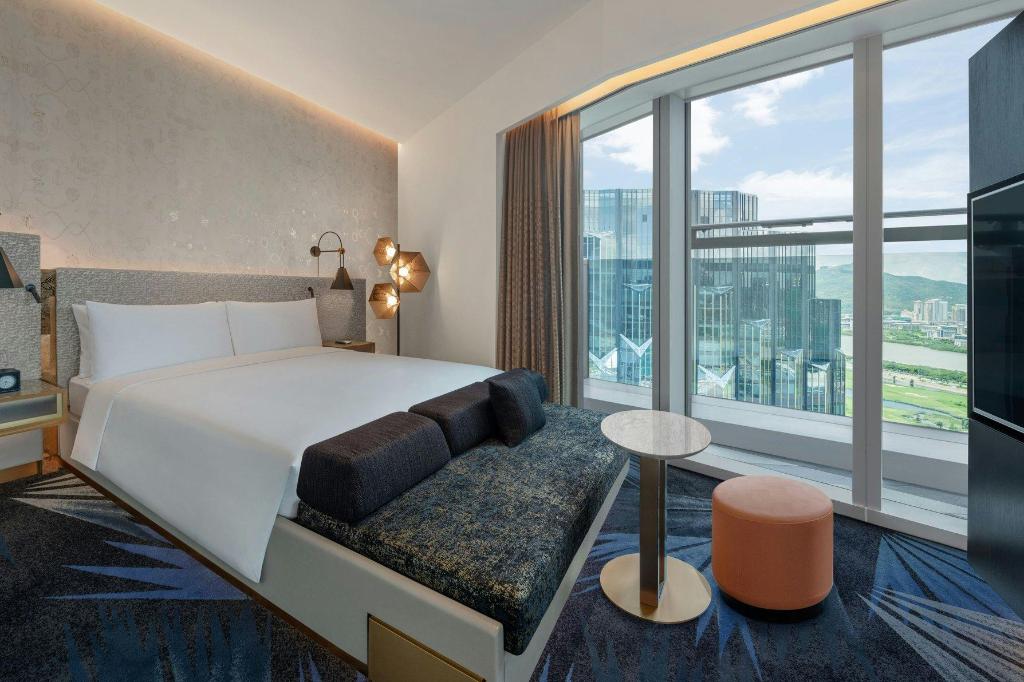 Mega, Guest Room, King Bed, Terrace