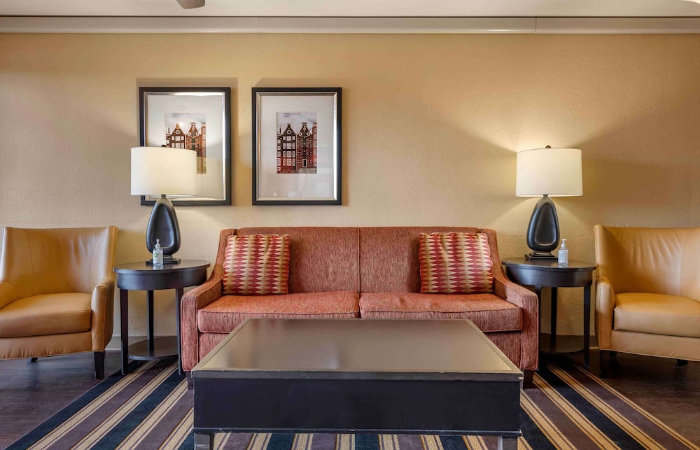 Extended Stay America Pittsburgh - Airport 26/52
