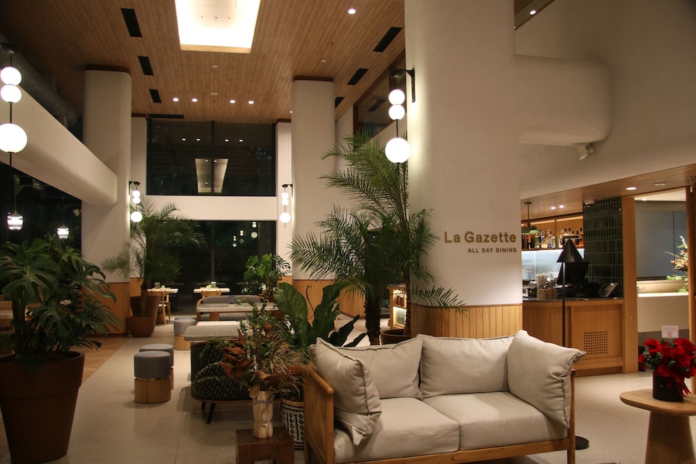 Artotel Casa Kuningan 8/18