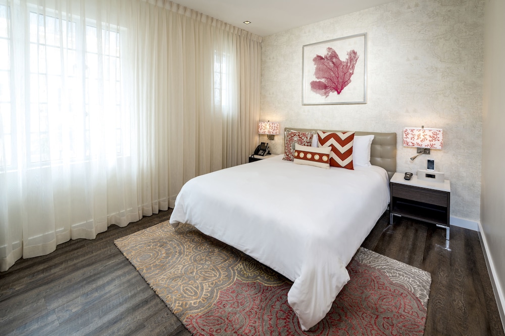 PREMIUM, STUDIO, QUEEN BED