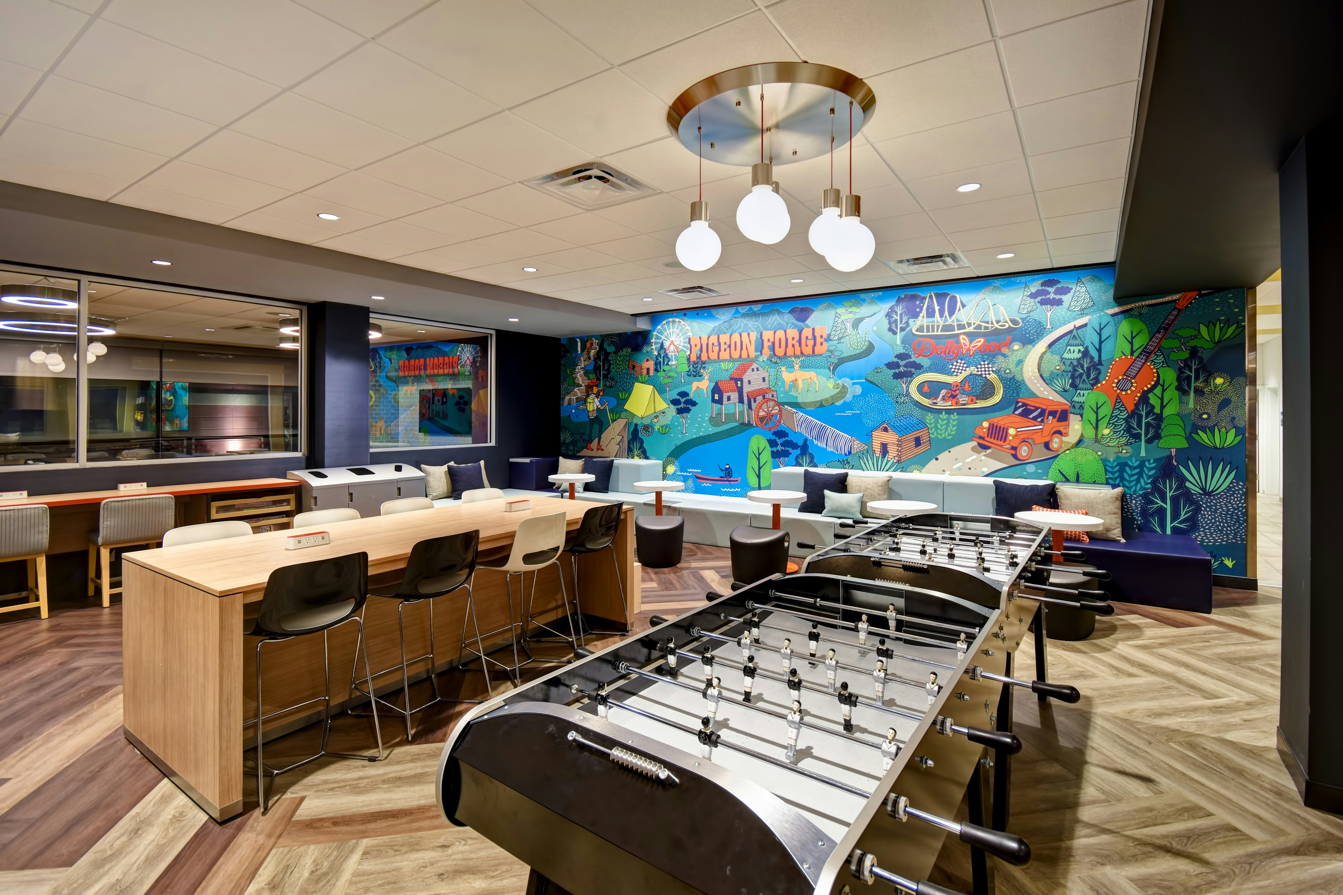 Tru by Hilton Pigeon Forge, TN 40/55