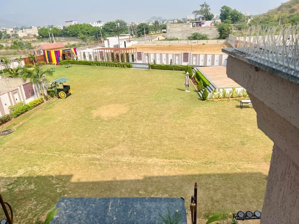 R.G Bilkha Hotel and Resorts 33/47