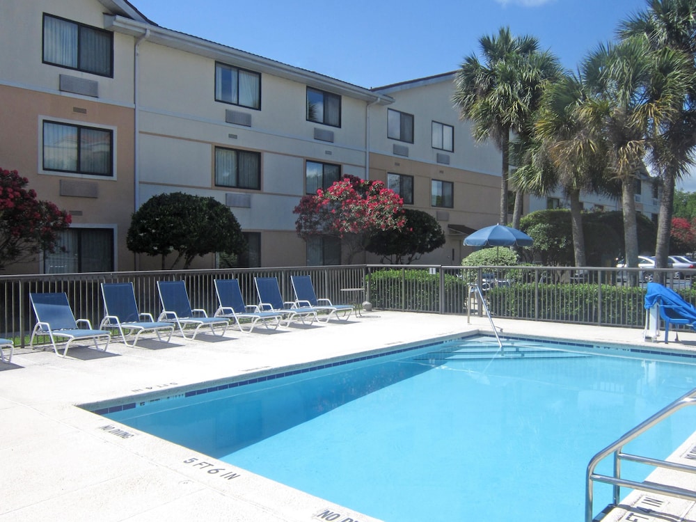 Candlewood Suites Jacksonville Southpoint by IHG 39/70
