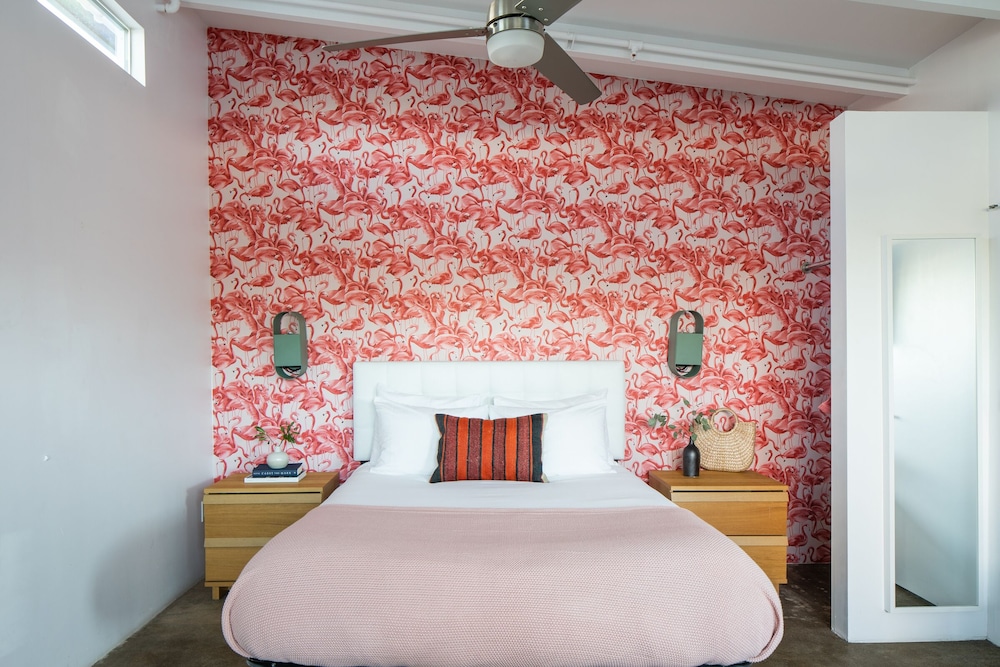 The Wesley Palm Springs 30/75