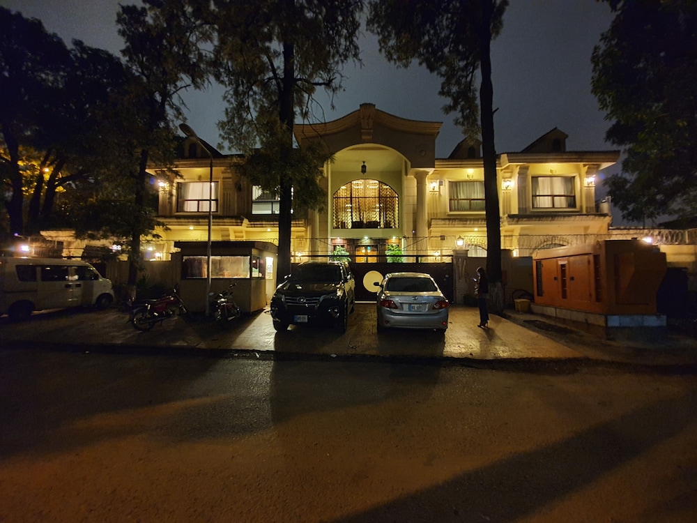 S Chalet Islamabad 5/60