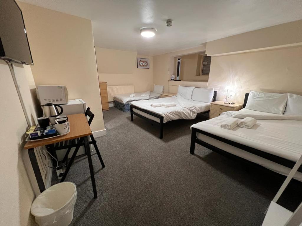 Oyo Stratford Hotel 18/58