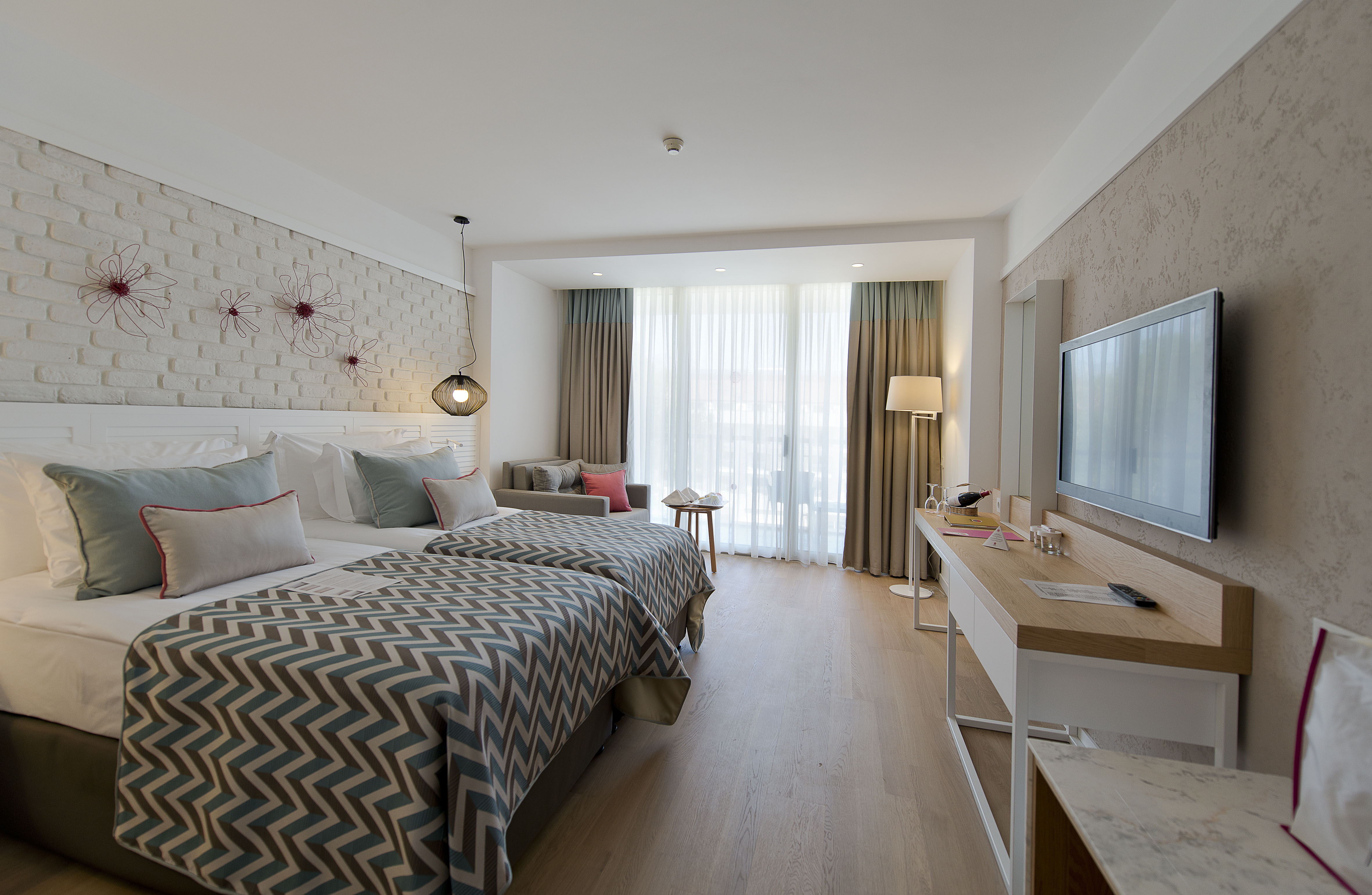 Superior, Single, Double Bed, Lateral Side Sea View