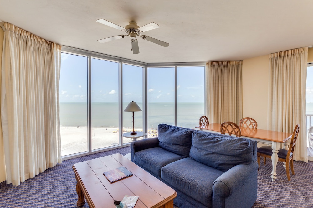Pink Shell Beach Resort & Marina 30/40