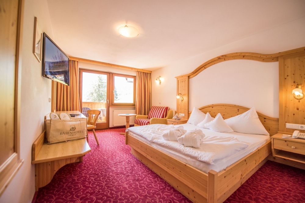 CLASSIC, QUEEN BED, BALCONY