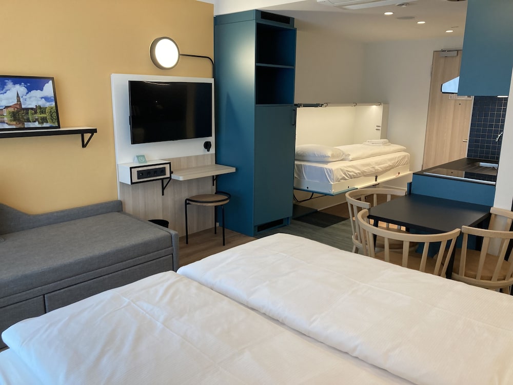 Family, Studio, Murphy Bed, Queen Bed, Sofa، Aparthotel Adagio access Hamburg 6/10