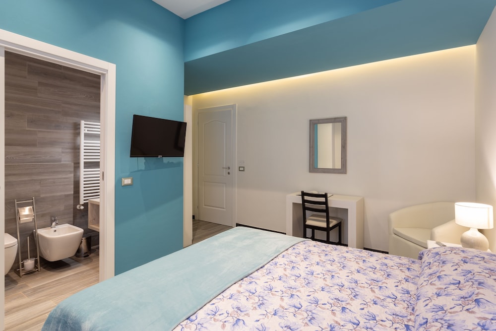 Carla s Rooms with Private Bathroom & Kitchen 12/26