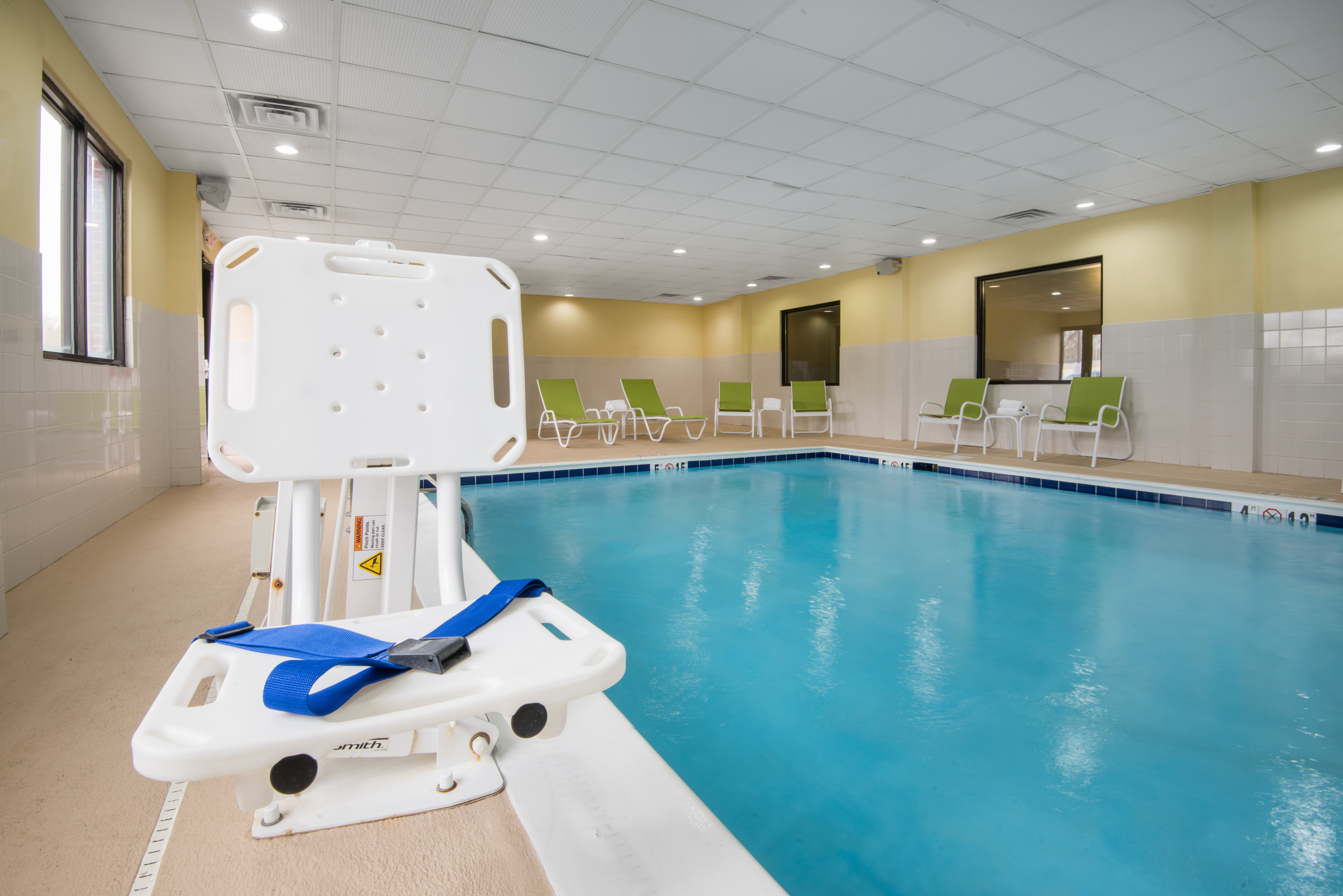 Holiday Inn Express Hotel Suites Ashland 36/56