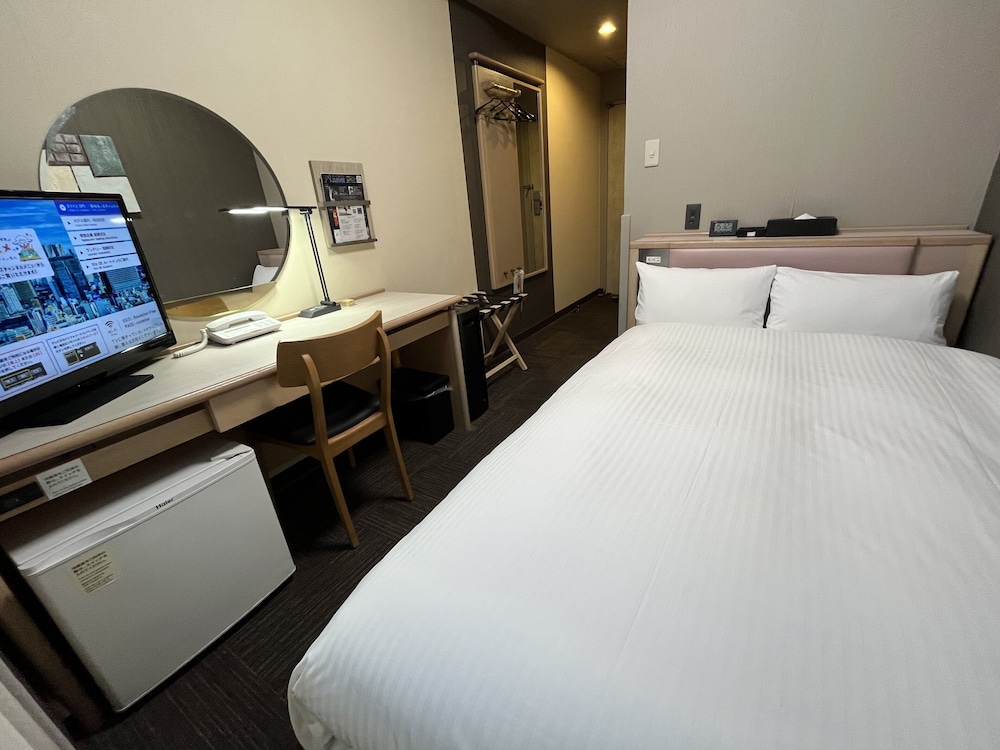 ROOM, SEMI DOUBLE BED
