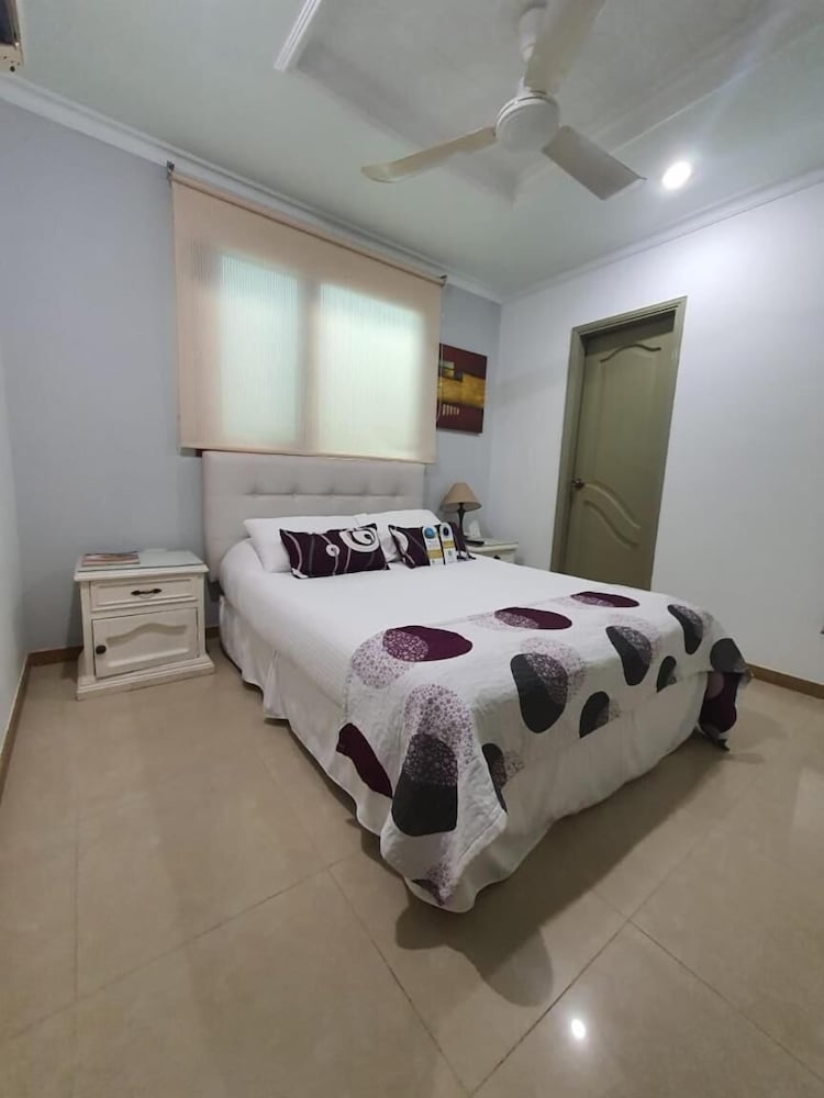 Hotel Costa Bonita 56/61