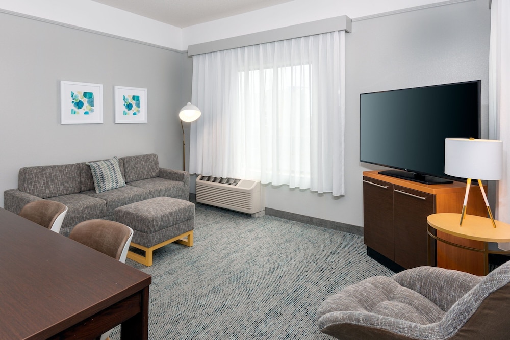 TOWNEPLACE SUITES BUFFALO AIRPORT 19/50