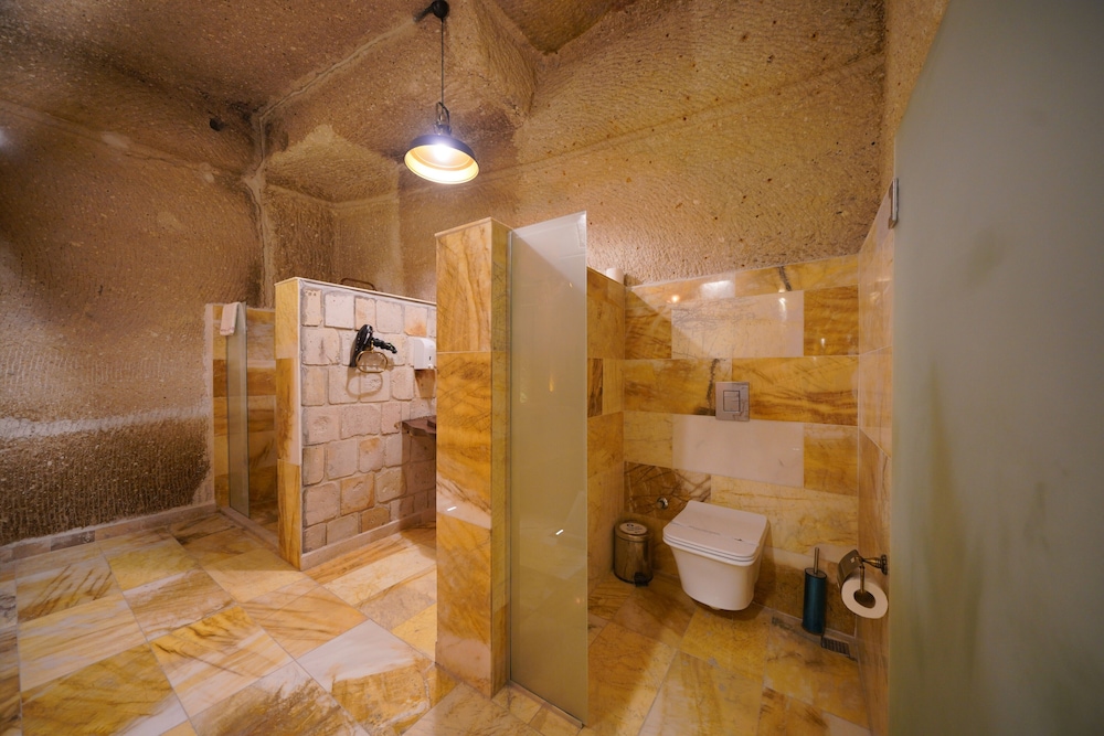 Cave, Suite, King Bed