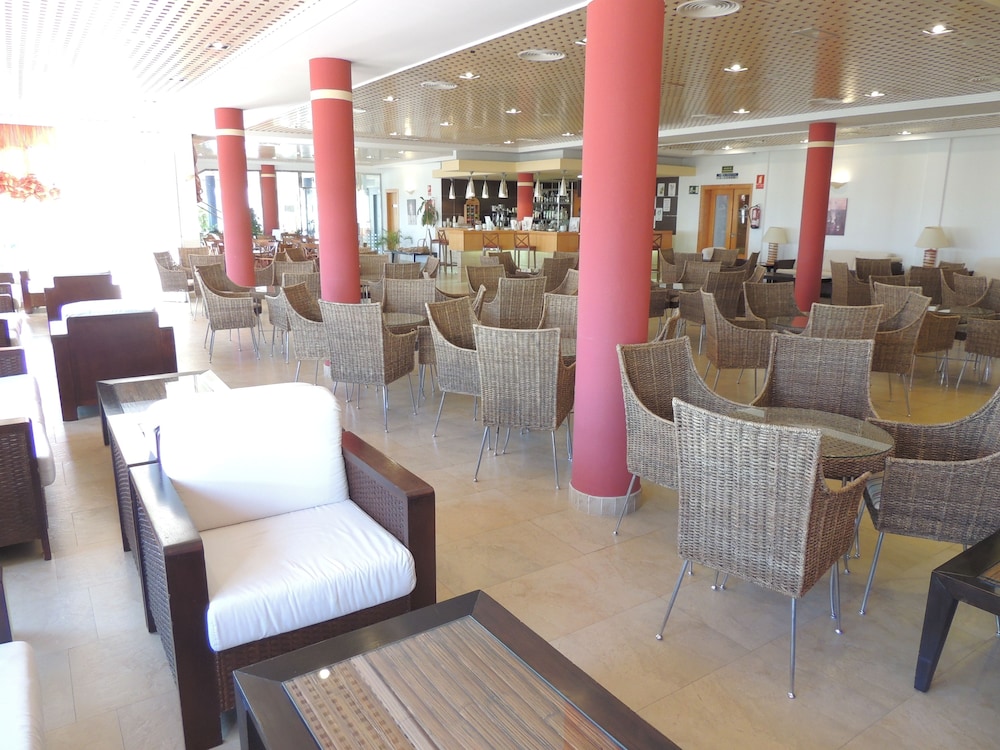 Punta Del Cantal Hotel Suites 32/48
