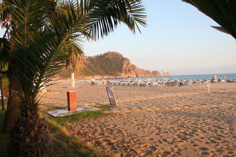 Elysee Beach Hotel 43/50
