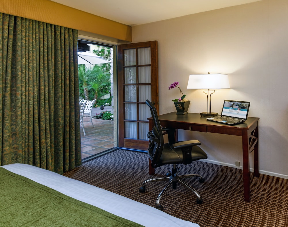 Best Western Plus Carpinteria Inn 39/42