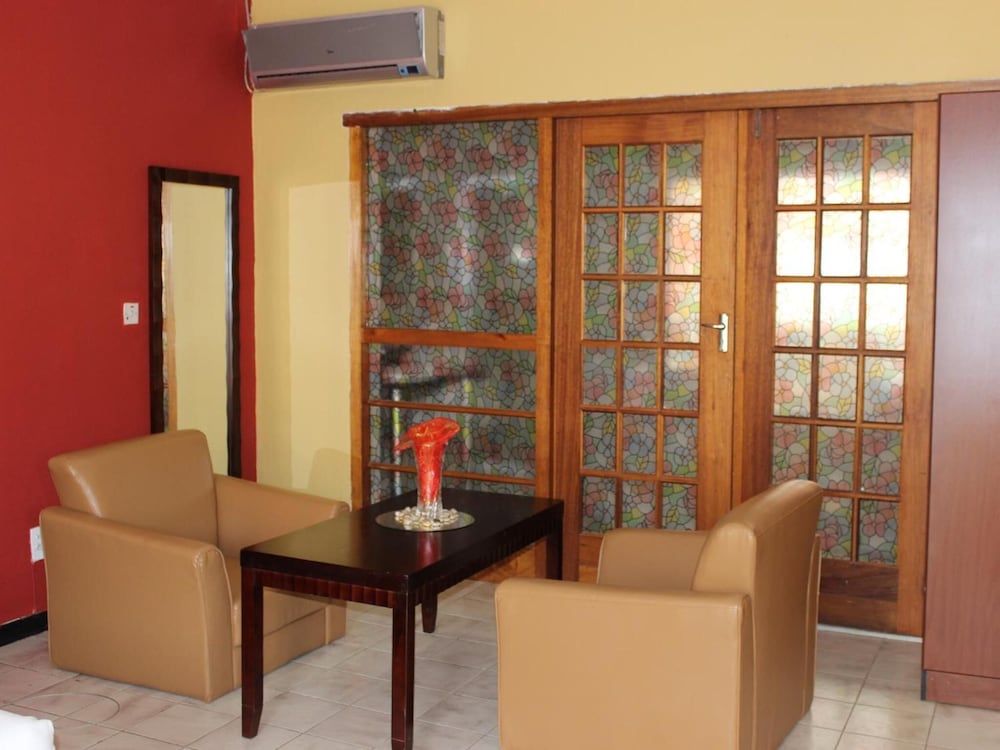Oasis Motel 20/50