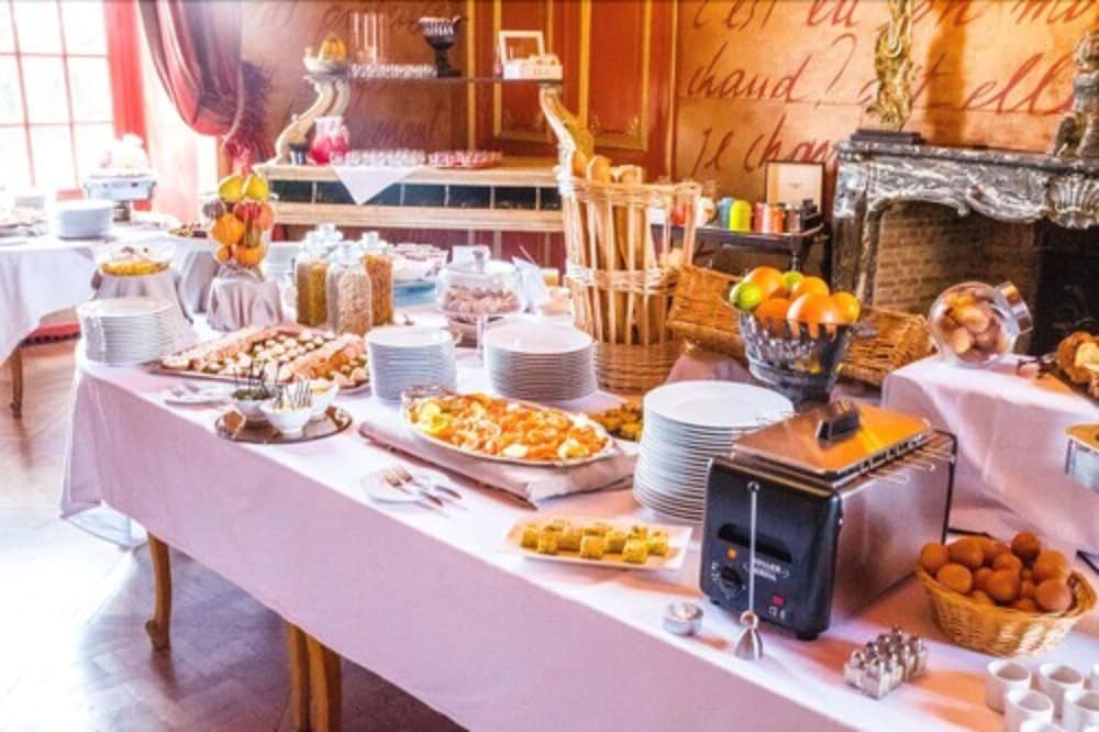 CHATEAU DE FERE HOTEL 16/50