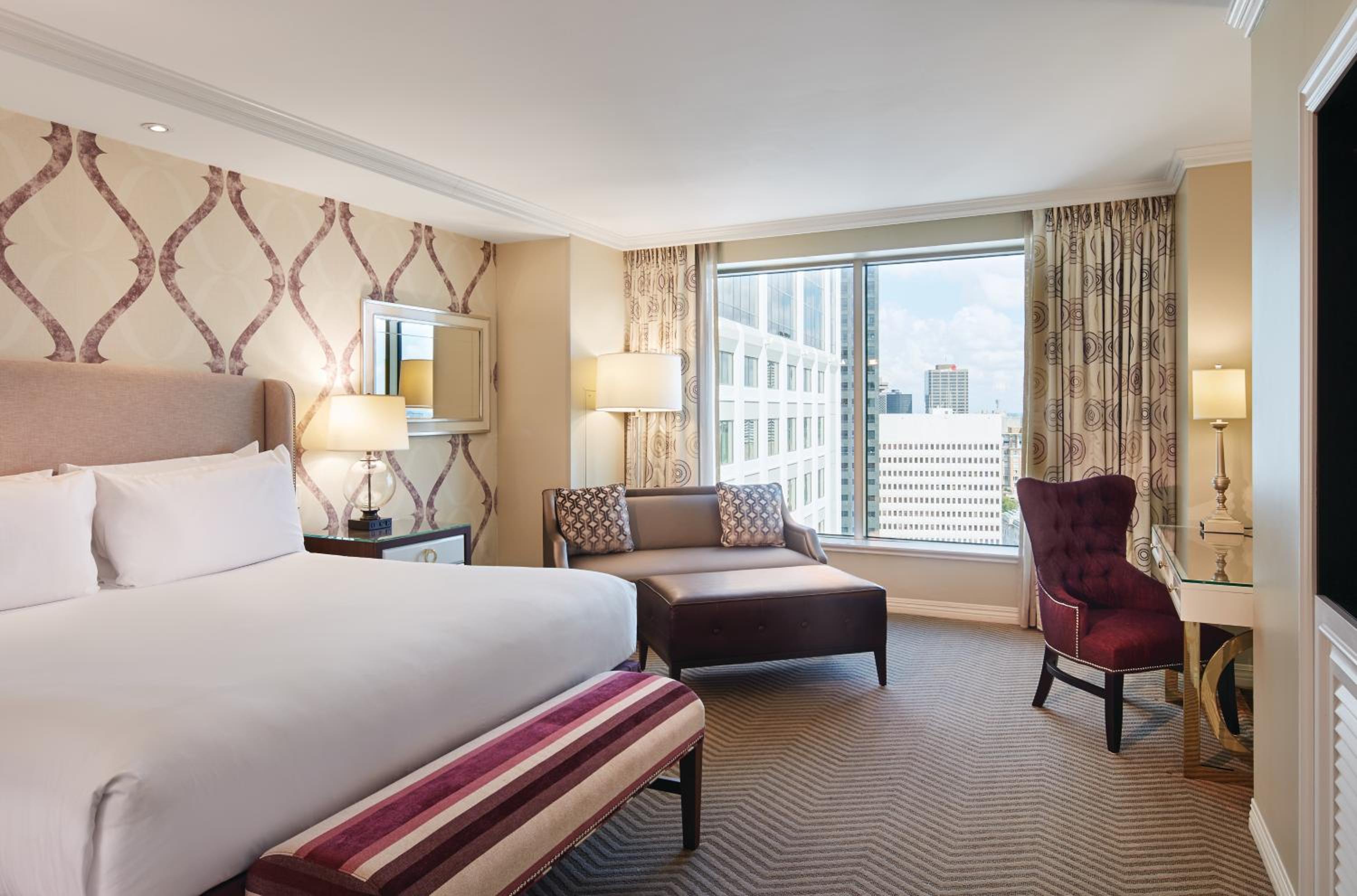 Harrahs, Luxury, King Bed, City View