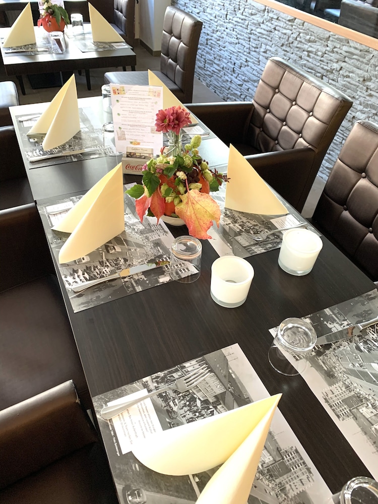 Boutique Hotel Goldene Henne 44/58