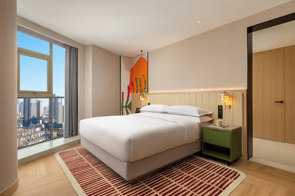 Sandalwood Hotel 16/48