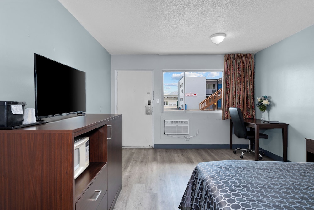 Holiday Lodge Wenatchee 28/42