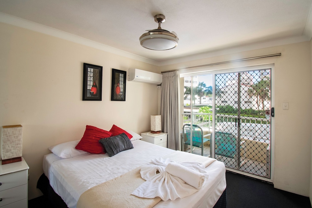 1 BEDROOM, APARTMENT, GARDEN VIEW