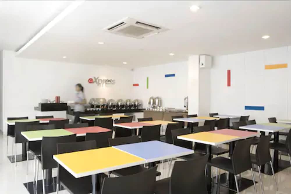 Amaris Hotel Senen 32/33