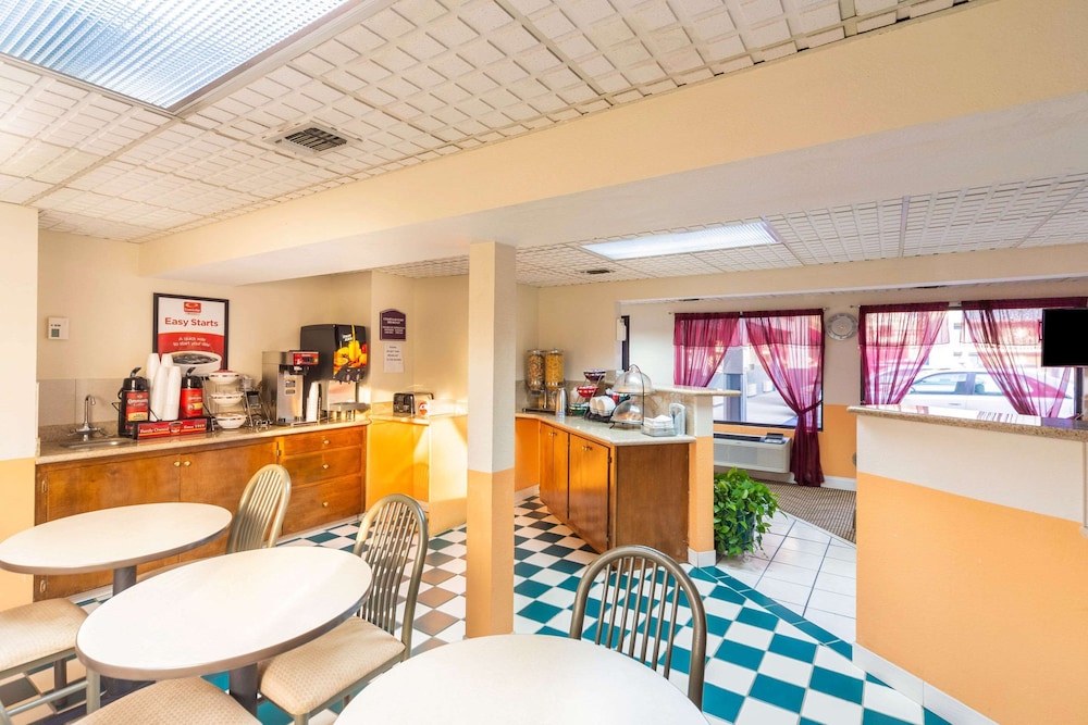Econo Lodge Laurel, MS 29/31