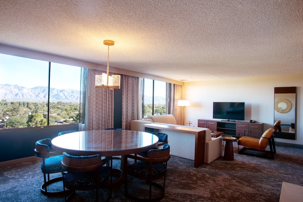 DoubleTree by Hilton Hotel Tucson - Reid Park 33/56