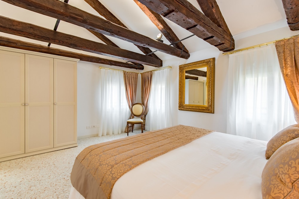 San Teodoro Palace 9/66