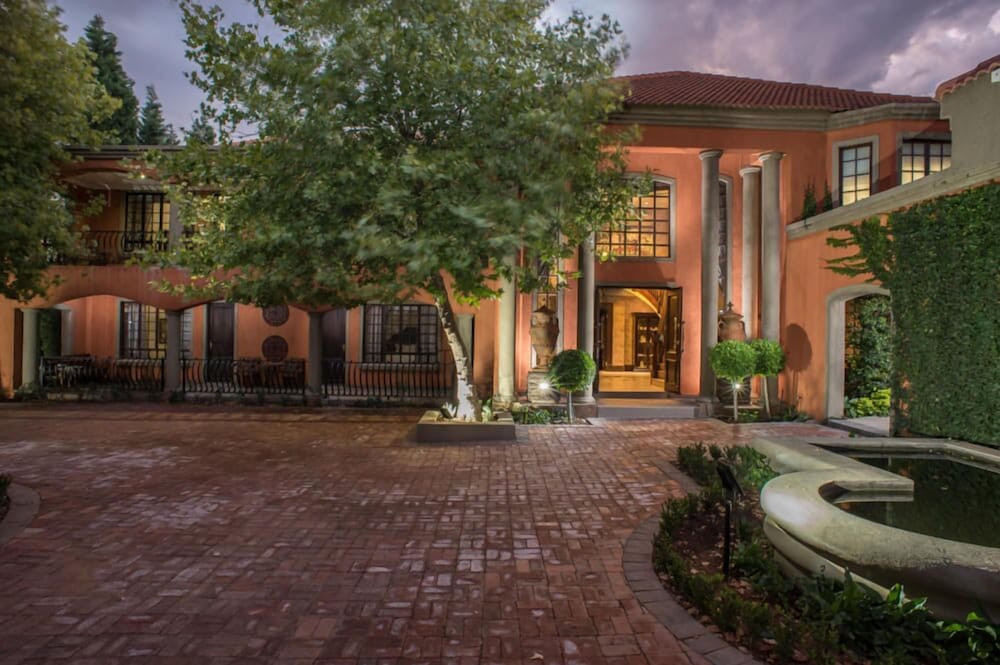 Ivory Manor Boutique Hotel 44/50