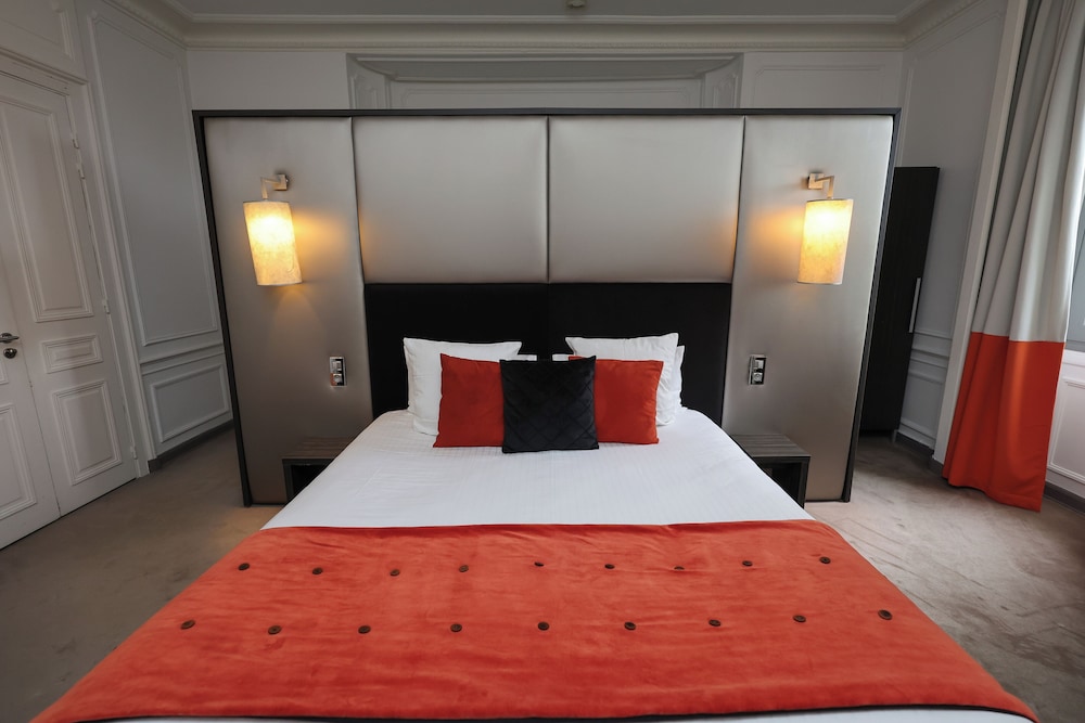 Chateau Lacan Hotel 11/50