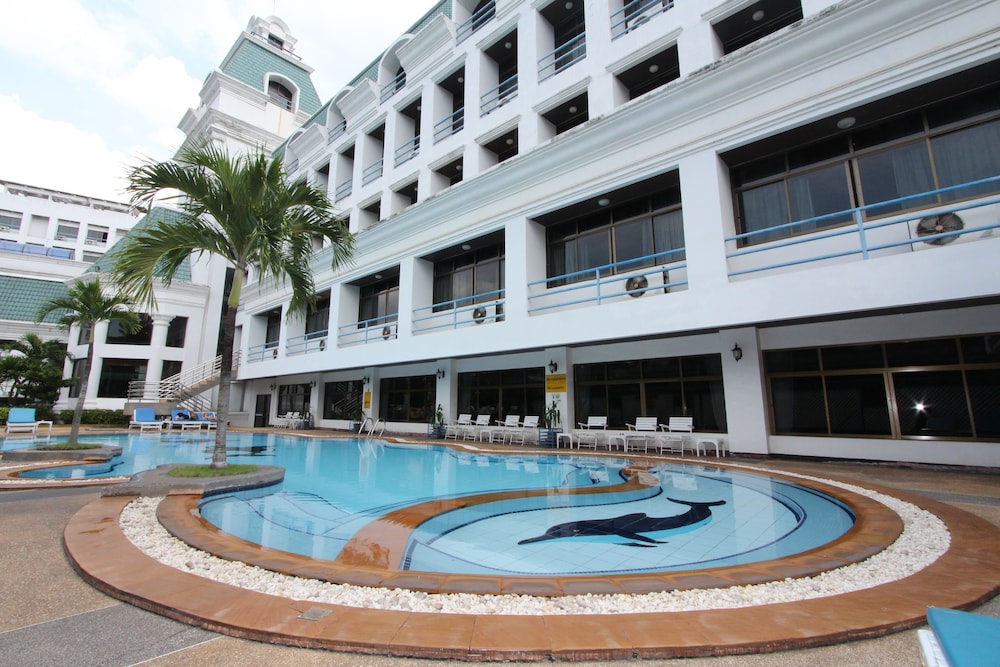 Camelot Hotel Pattaya 3/50