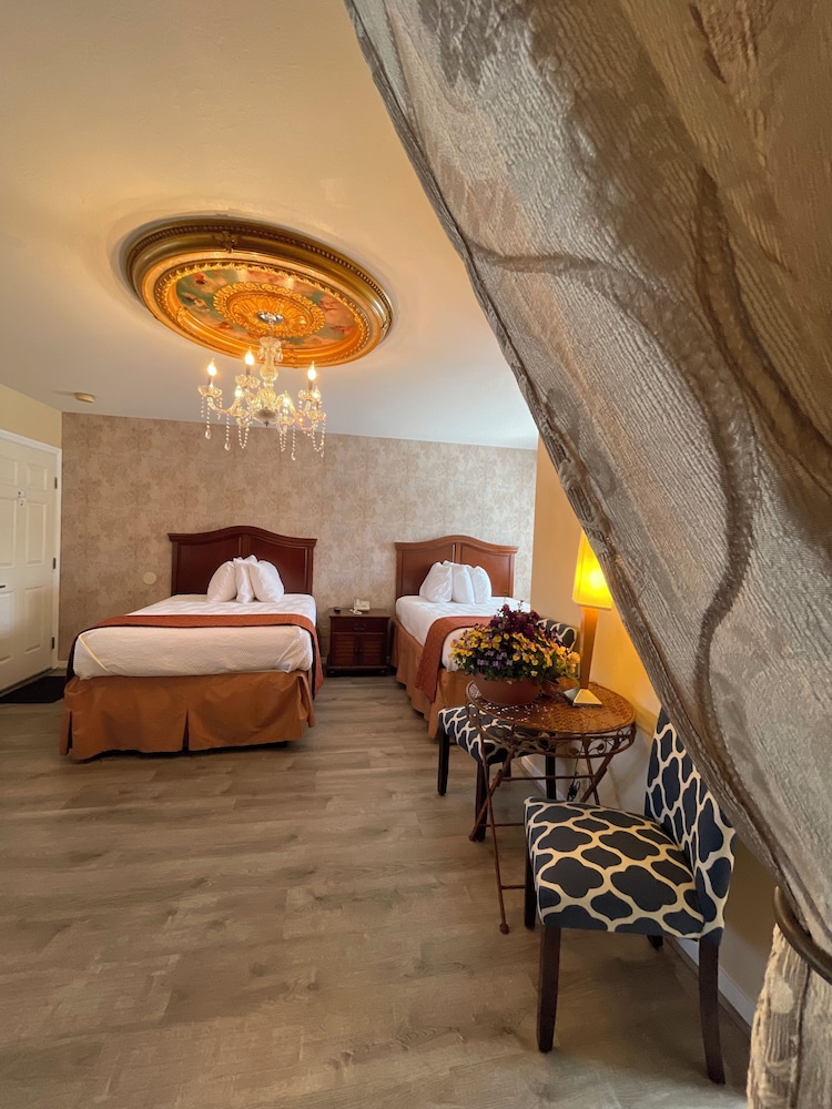 Chardonnay Lodge 7/46