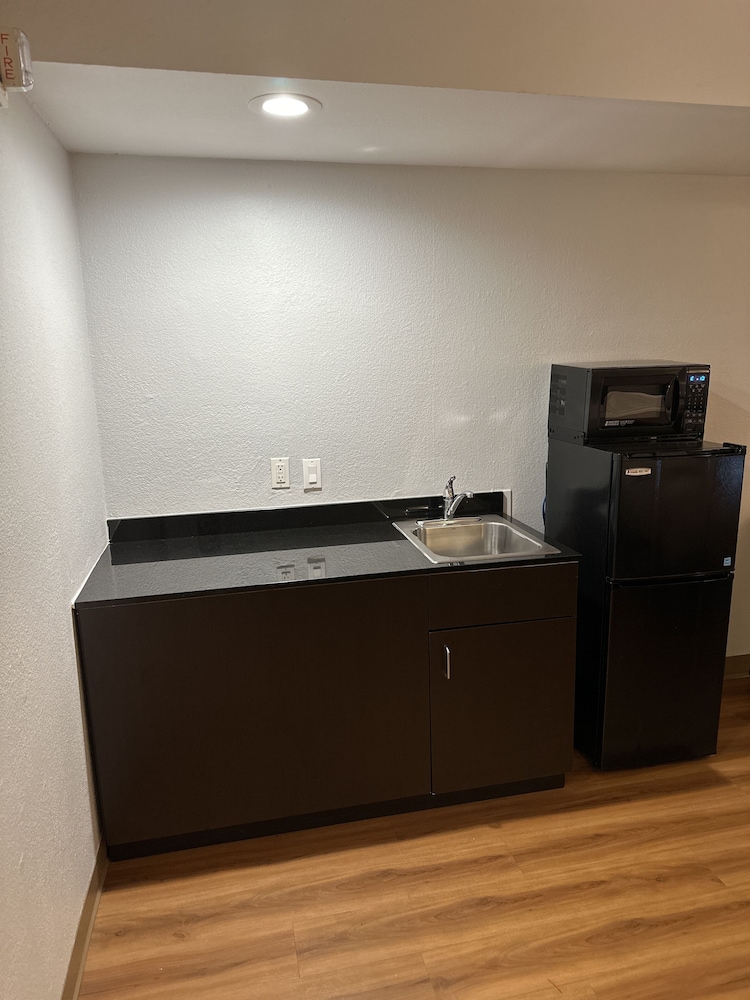 Motel6 Greensboro, NC - Airport 11/49