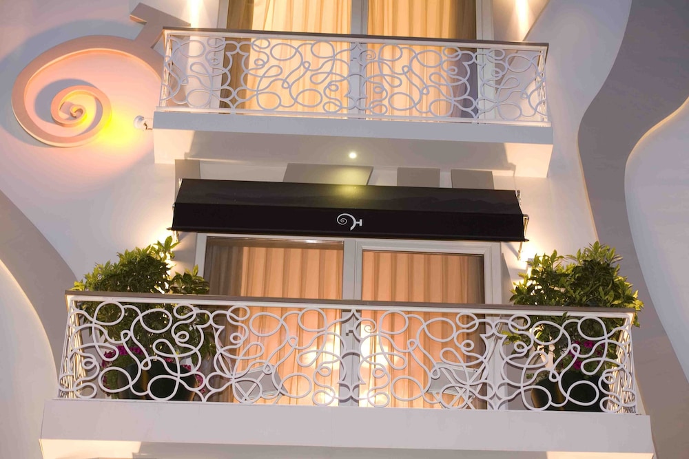 Hypnos Design Hotel 7/50