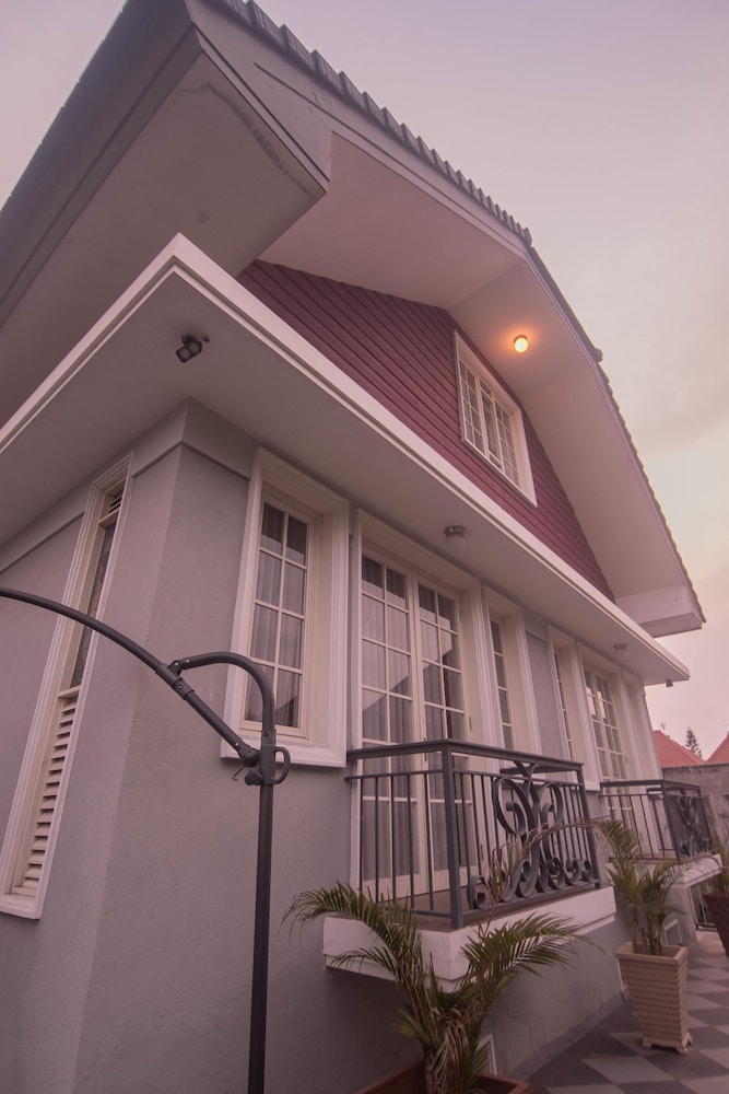 Boutique B21 Malang, Azana Hotels Collection 2/65