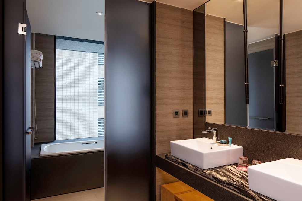Aloft Taipei Zhongshan Hotel 11/36