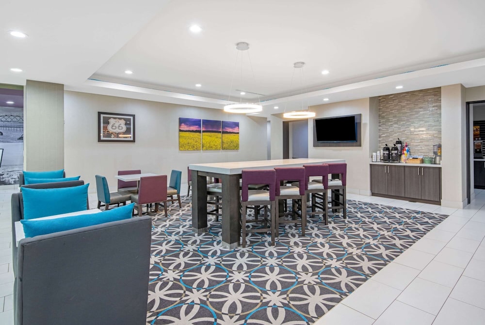 La Quinta Inn & Suites by Wyndham Weatherford OK 32/47
