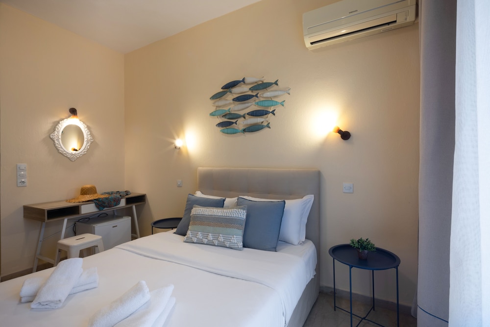 Aurora Beach Hotel 9/50