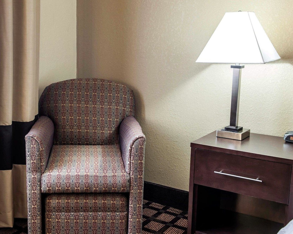 Baymont by Wyndham Richmond I-70 32/41
