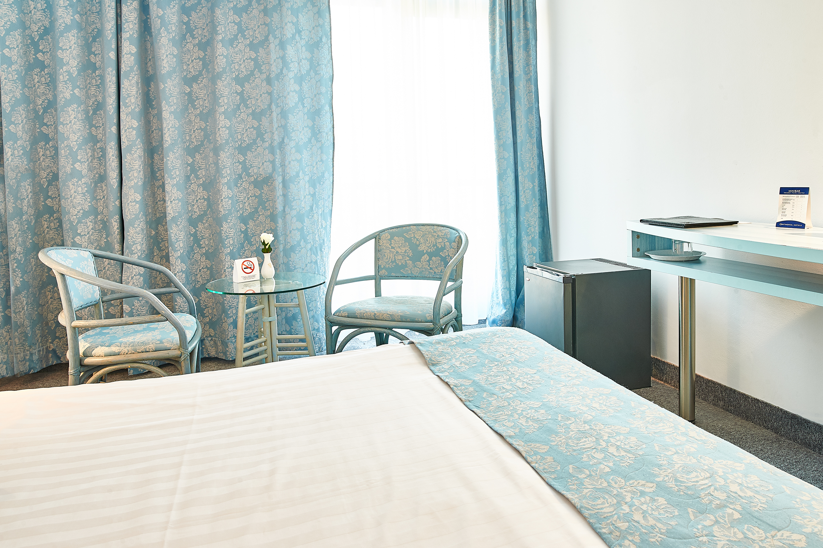 غرفة قياسية بسرير مزدوج، Continental Hotel 3/7
